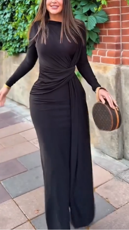 Elegant Black Pleated Waist Maxi Dress