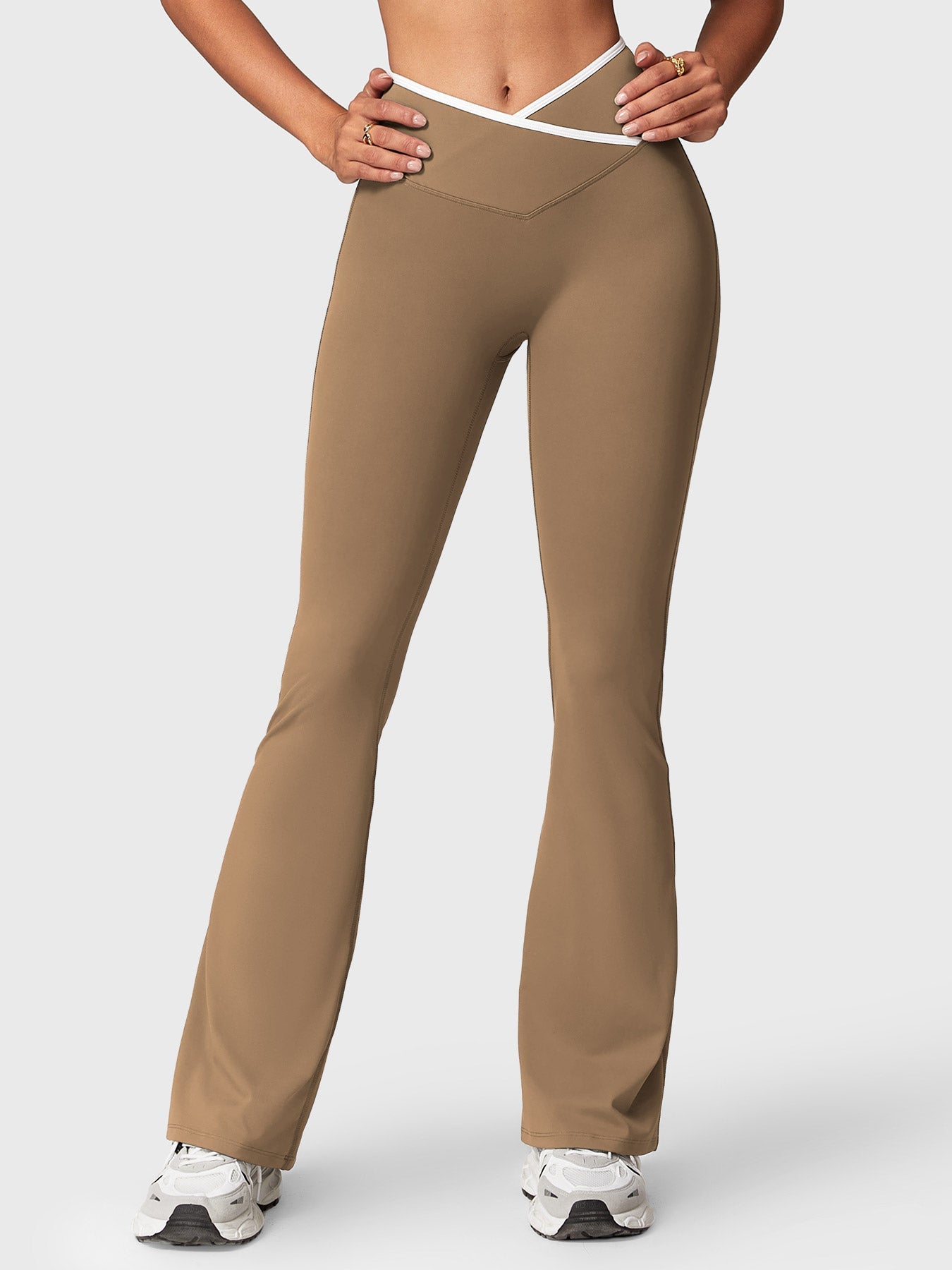 Yeoreo Alberta Contrast Trim Sports Set