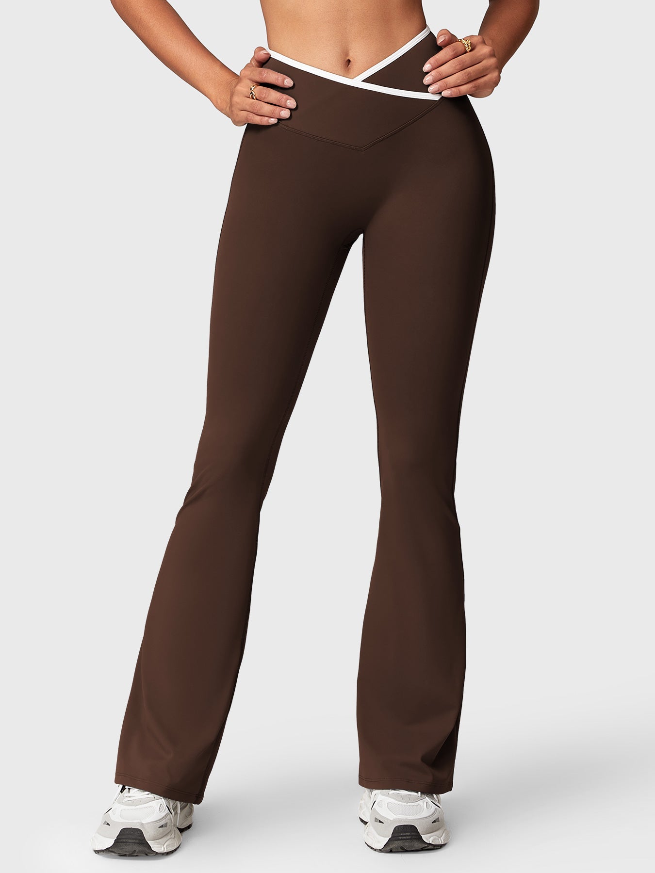 Yeoreo Alberta Contrast Trim Sports Set