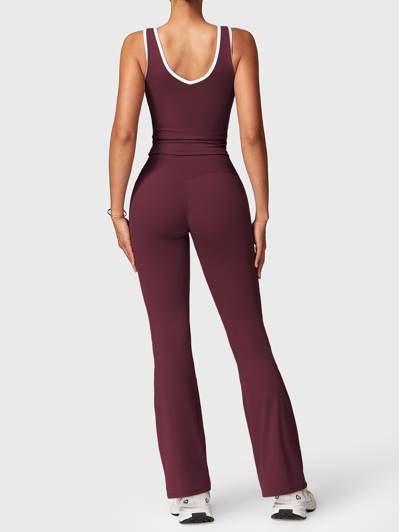 Yeoreo Alberta Contrast Trim Sports Set