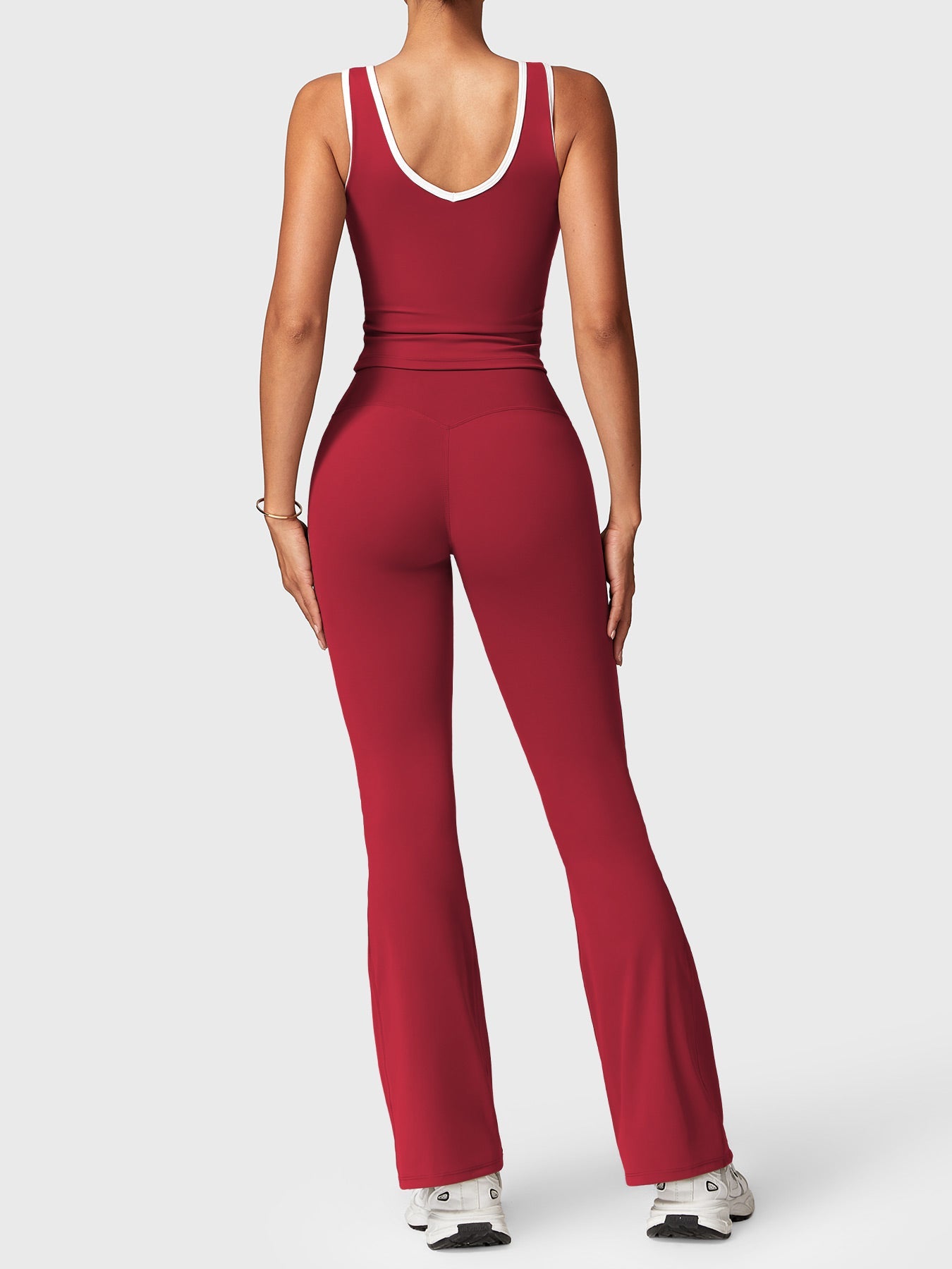 Yeoreo Alberta Contrast Trim Sports Set